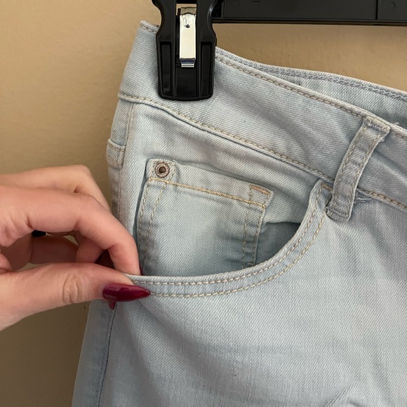 ◻️GARAGE: Junior girl size 9, light wash blue high waist jegging, preowned◻️ - Picture 8 of 13